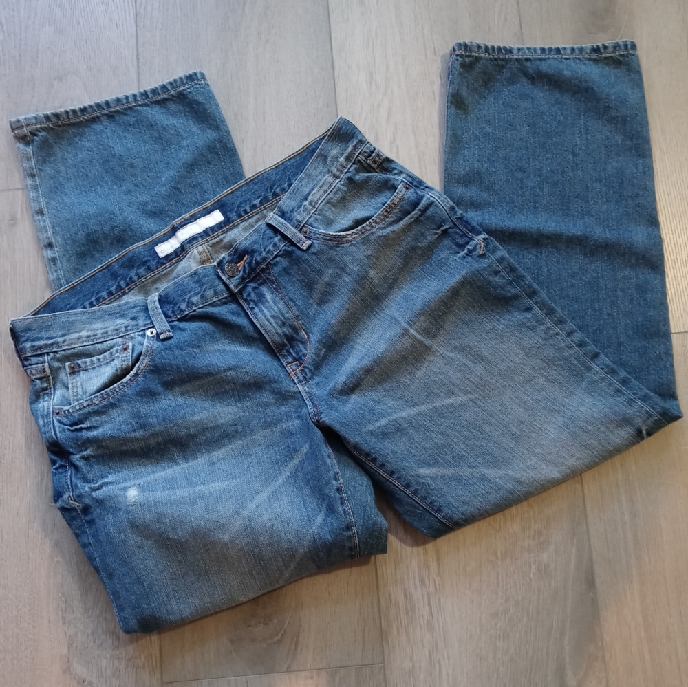 Old Navy womens size 14 distressed blue jeans